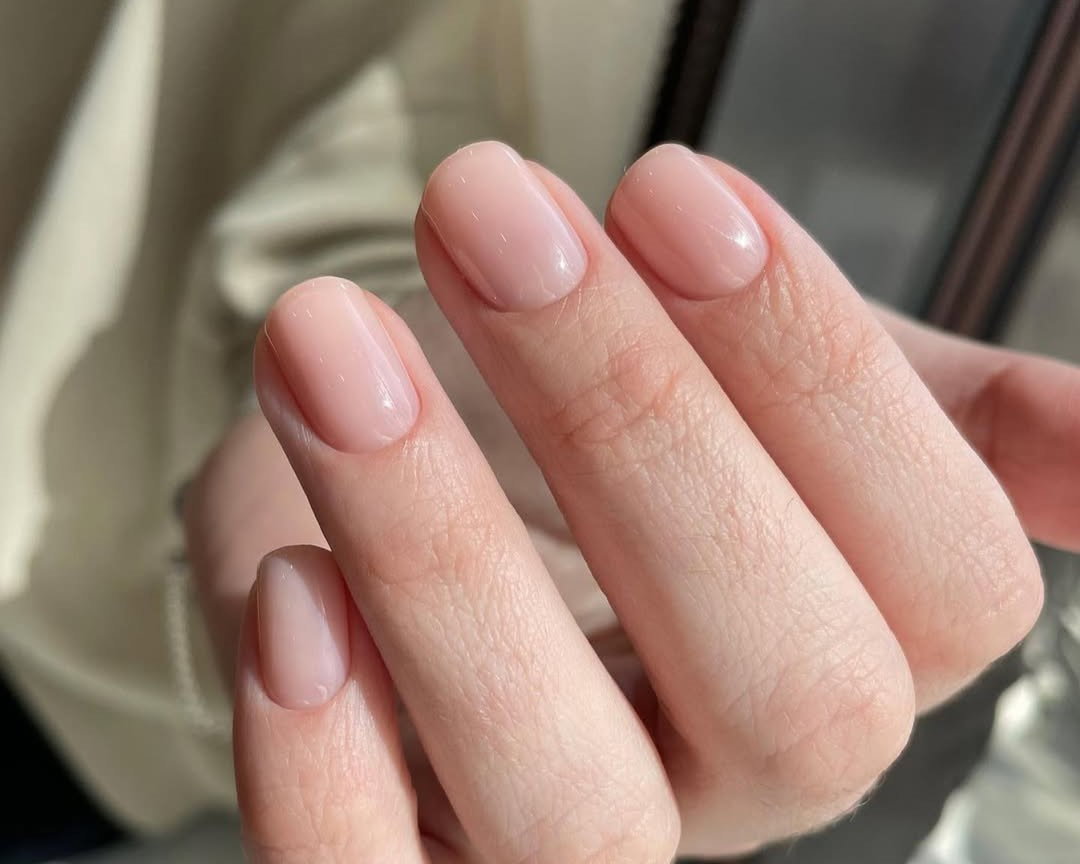 manicure tytanowy