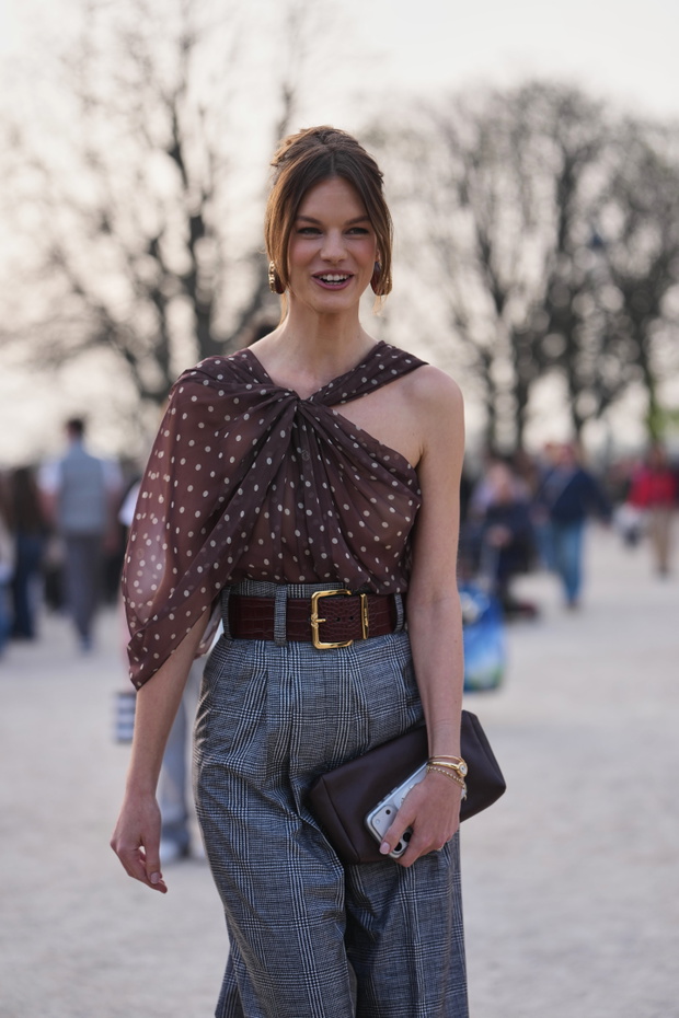 Street Style - Paris Fashion Week - Womenswear Fall/Winter 2026/2027 - Day 6