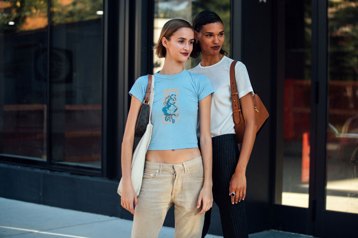 Baby tee – jak nosić trend 2026