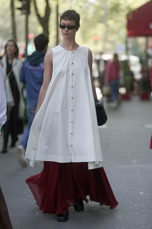Bieliźniana sukienka H&M – trend lato 2026