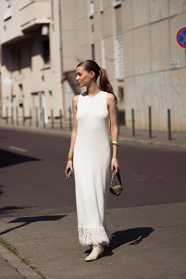 Sukienka maxi Reserved – trend body-skimming 2026