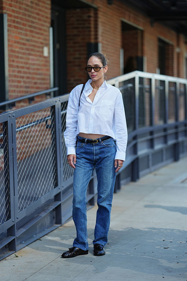 „Straight cropped jeans” wracają na lato 2026. To hit do balerin