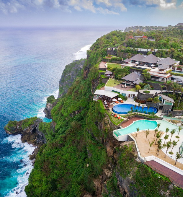 Basen ze szklanym dnem na Bali