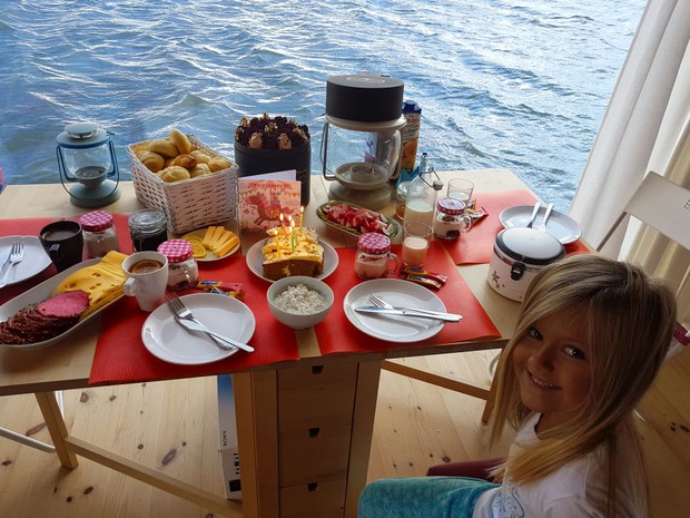 HT Houseboats, jadalnia