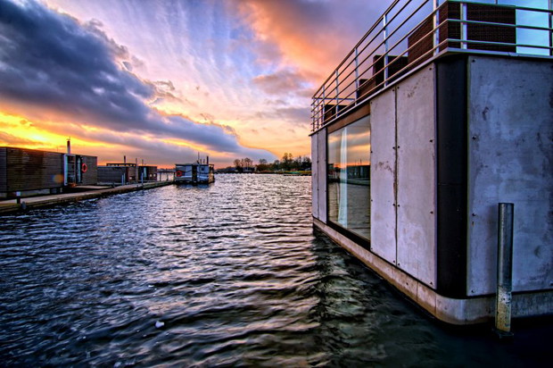 HT Houseboats