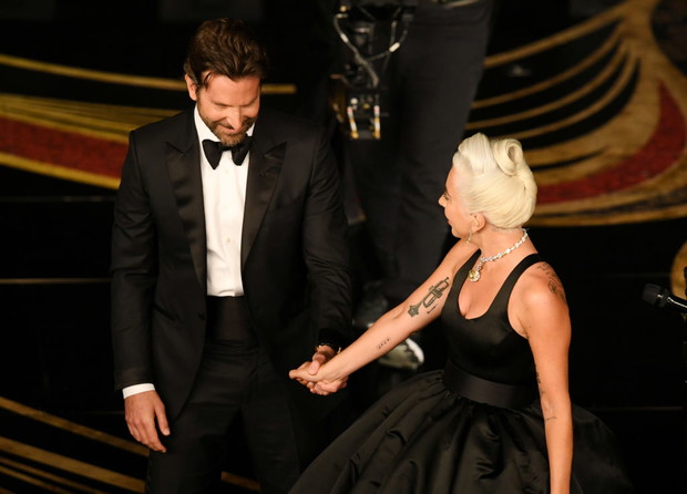 Oscary 2019: Lady Gaga i Bradley Cooper zaśpiewali Shallow. Zobacz ich występ