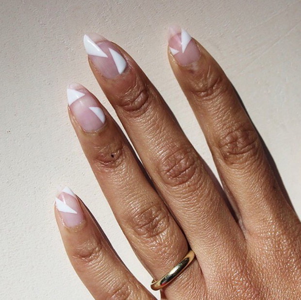 Biały manicure