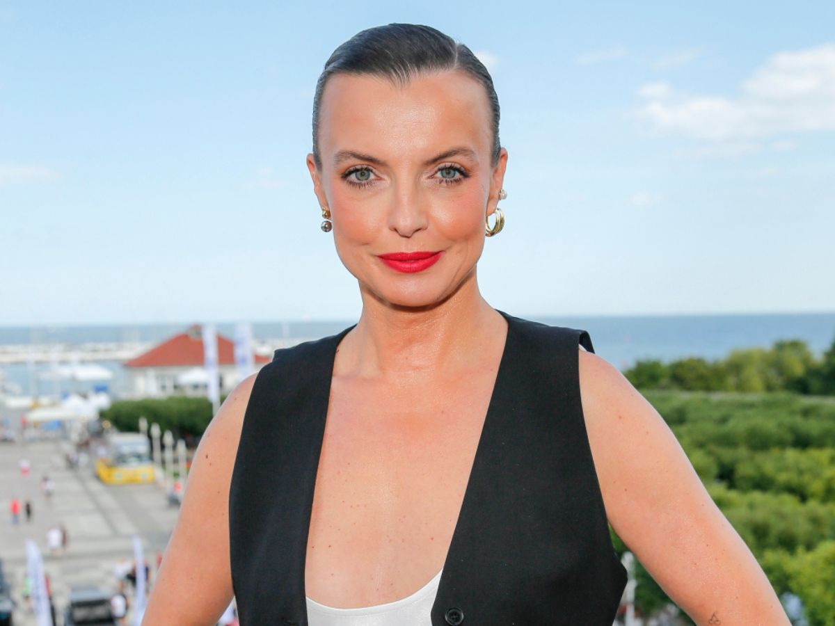 Kasia Sokołowska w modnej koszuli