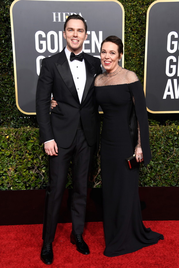 Złote Globy 2019: Nicholas Hoult i Olivia Colman (w sukni Stella McCartney)