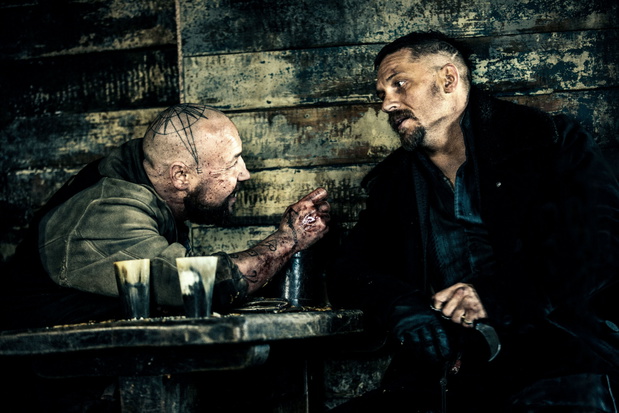„Tabu” z Tomem Hardym – brud, mrok i magia w serialu o XIX-wiecznym Londynie