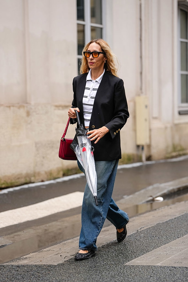Loose jeans street style