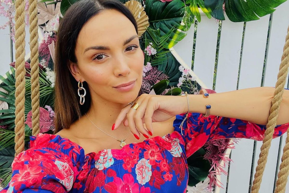 Paulina Krupińska w koronkowej spódnicy
