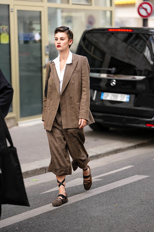 biała koszula