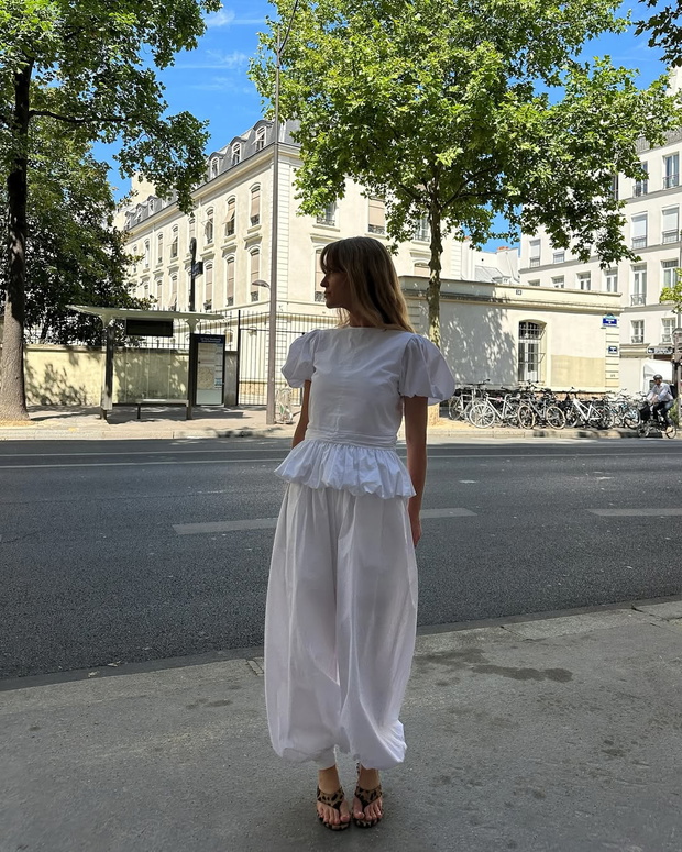 Balloon trousers – hitowe spodnie w stylu Skandynawek na lato 2025