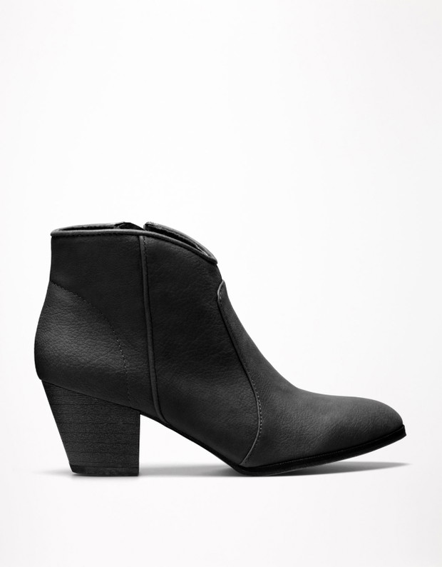 Buty na jesień: sztyblety i botki