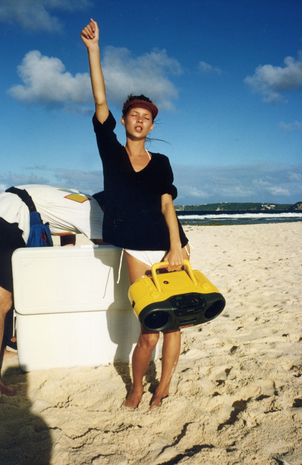 Backstage sesji Kate Moss z 1994 r.
