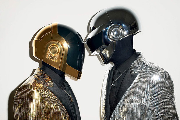 Daft Punk i Gisele Bündchen - trio idealne w sesji dla WSJ Magazine