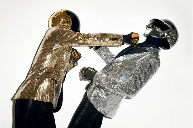 Daft Punk i Gisele Bündchen - trio idealne w sesji dla WSJ Magazine