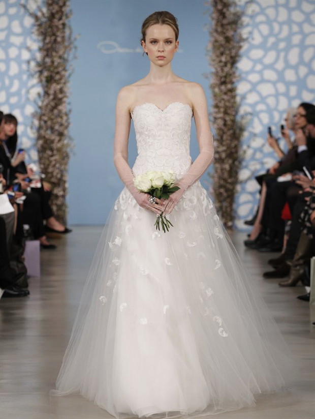 Suknie ślubne 2014: Oscar de la Renta
