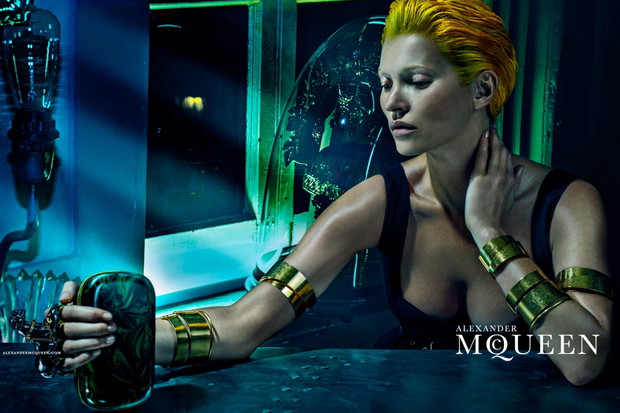 Kate Moss w kampanii Alexander McQueen