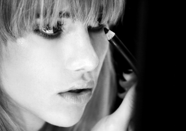 Suki Waterhouse ambasadorką zapachu Burberry Brit Rhythm