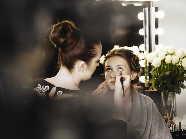 Kulisy sesji Avon Beauty School: skóra muśnięta słońcem