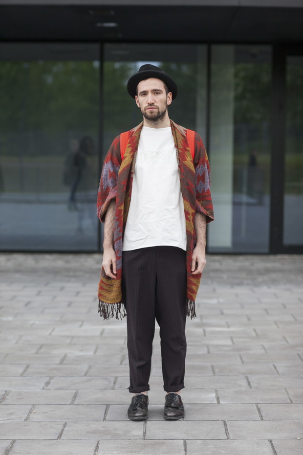 Street fashion na Fashion Week Poland jesień-zima 2014/2014, fot. Szymon Brzóska/ www.stylestalker