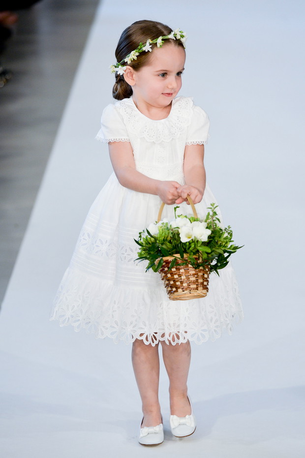 Suknie ślubne wiosna 2015: Oscar de la Renta