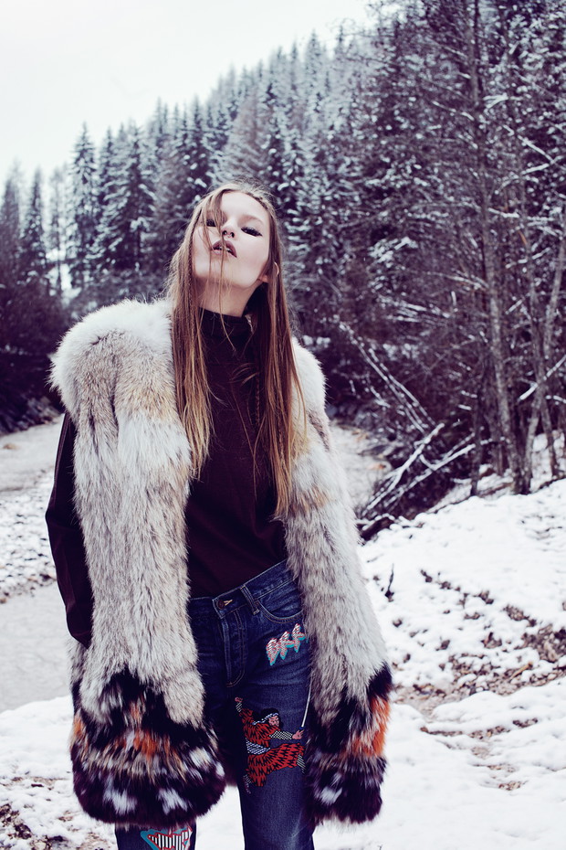 fot. Agata Pospieszyńskaretusz: Kasia Rucińskagolf Hugo Boss, futrzana kamizelka Emilio Pucci, dżinsy Marc by Marc Jacobs/mytheresa