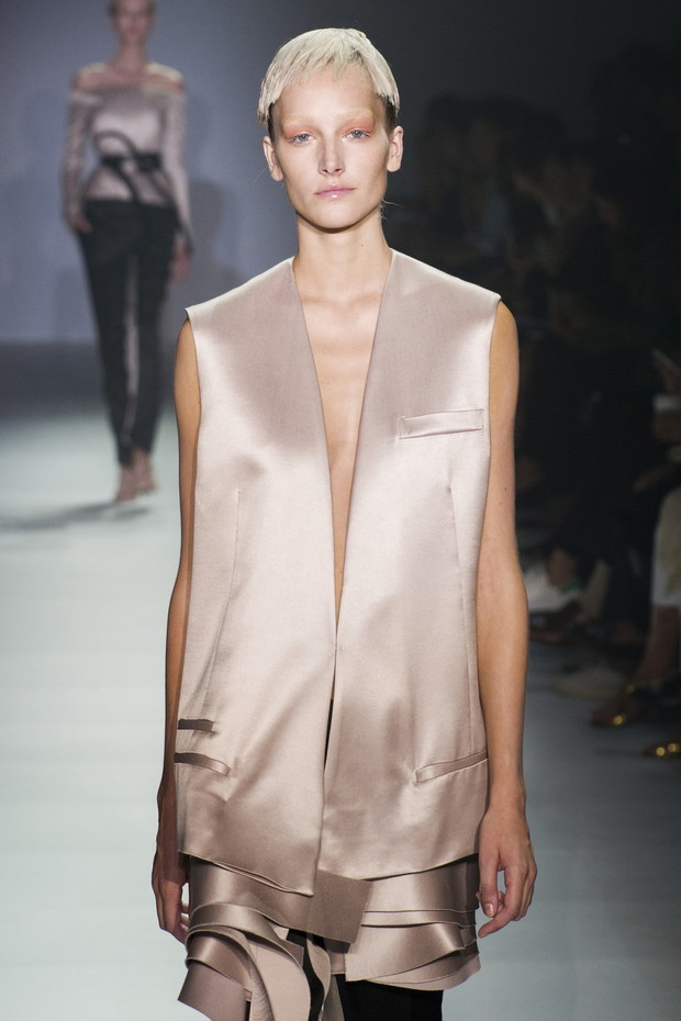 Trendy wiosna-lato 2015: faktury