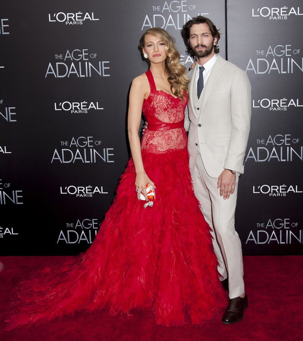 Blake Lively promuje film Wiek Adaline: zobacz stylizacje gwiazdy