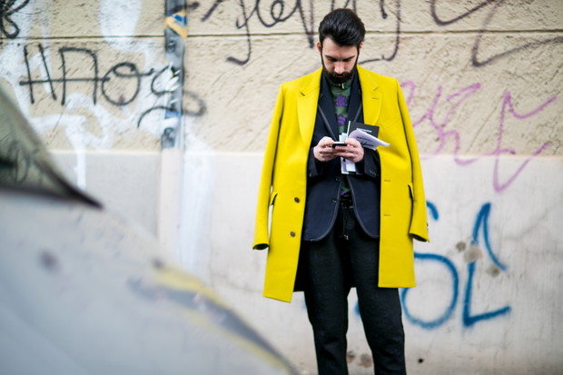 Street fashion wiosna-lato 2015: kolor żółty