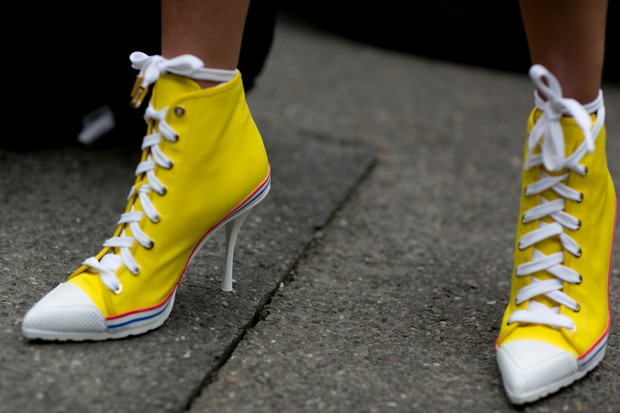 Street fashion wiosna-lato 2015: kolor żółty