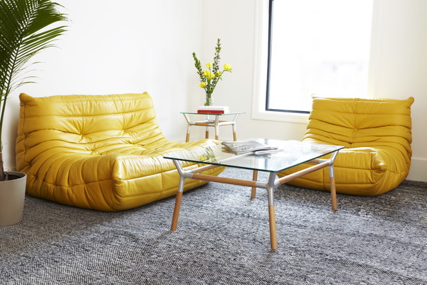 Żółta sofa - energia tkwi w kolorze