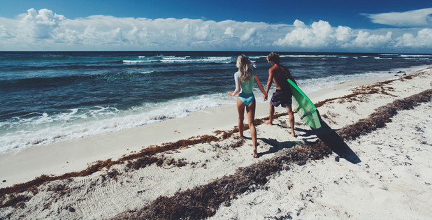 Alexis Ren i Jay Alvarrez dla Pull & Bear Let