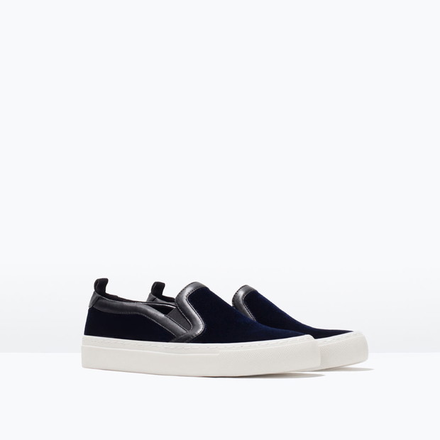 Modne buty na lato: trampki typu slip on