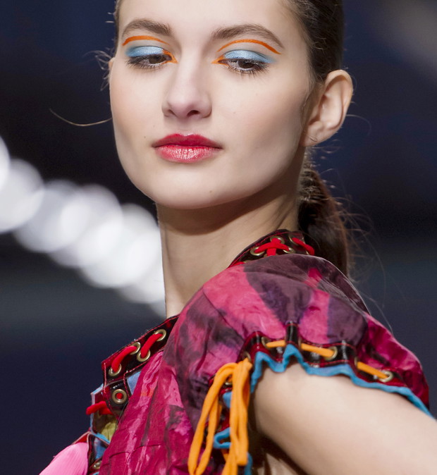 Kolorowe cienie do powiek - trendy lato 2015