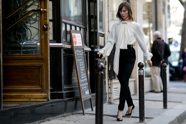 Street fashion: koszule wiązane na szyi