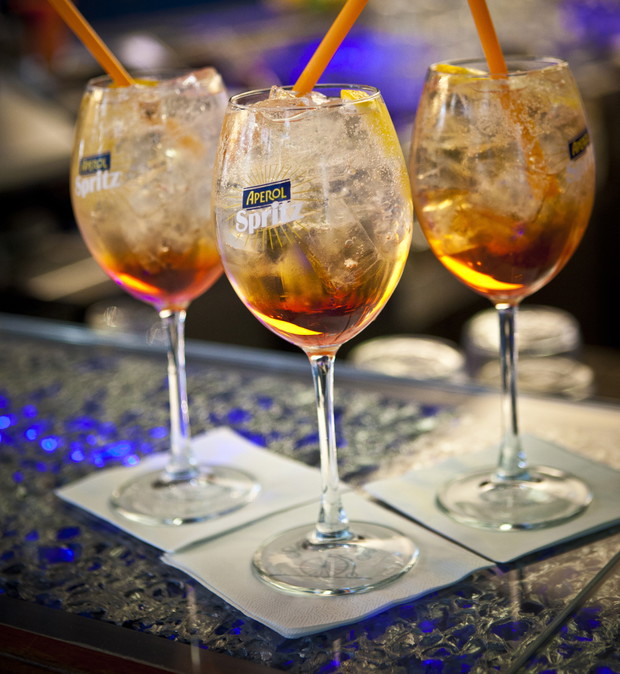 Aperol Spritz - urodzinowy drink ELLE