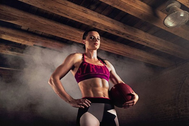 Kampania Reebok: Burn Your Black Leggings