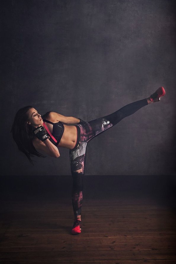 Kampania Reebok: Burn Your Black Leggings