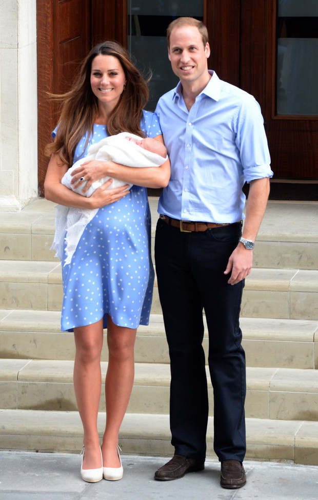 Książę William i księżna Kate po wyjściu ze szpitala św. Marii, 23