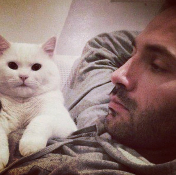 #HotDudesWithKittens - kolejny profil, który podbija Instagram