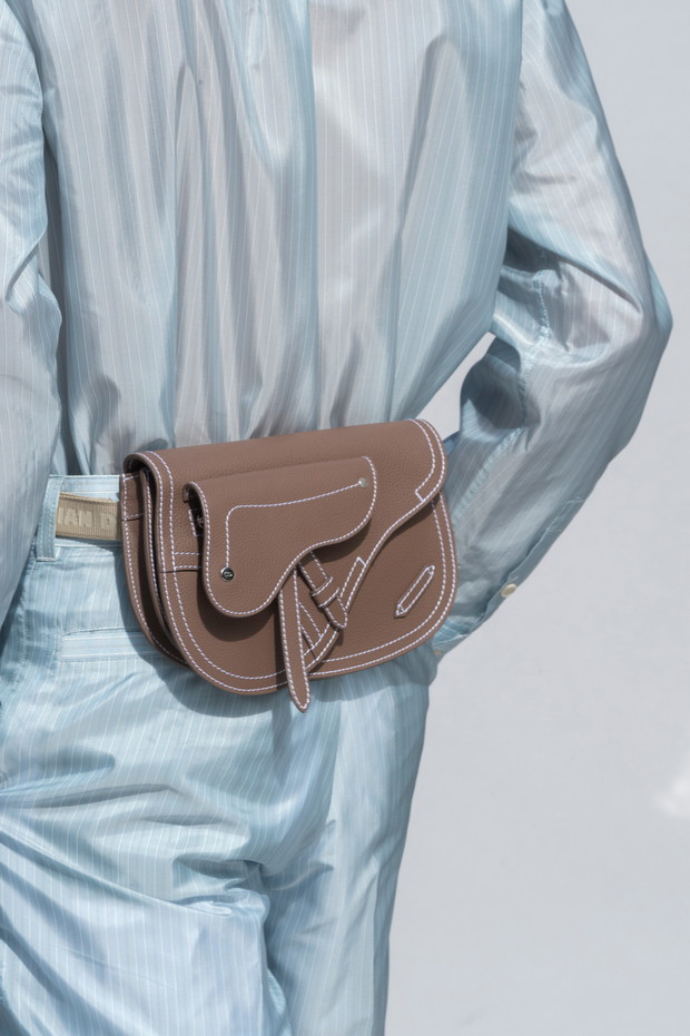 Nowa męska wersja Saddle Bag Dior