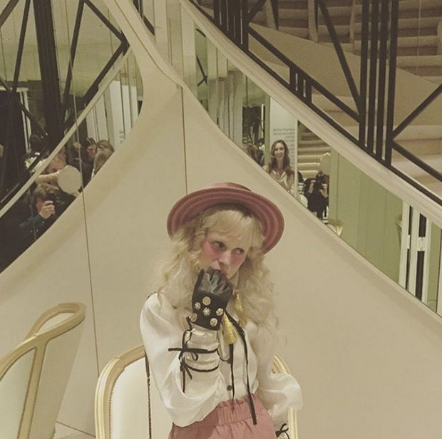 Petite Meller: lolita śpiewa