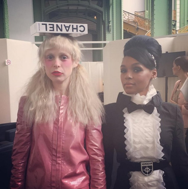 Petite Meller: lolita śpiewa