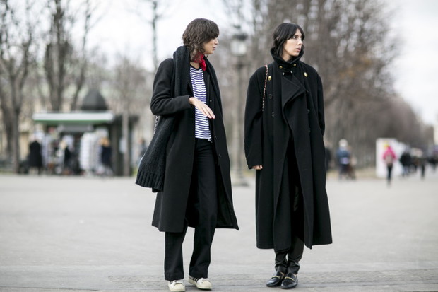 Street fashion: modelki off duty w Paryżu