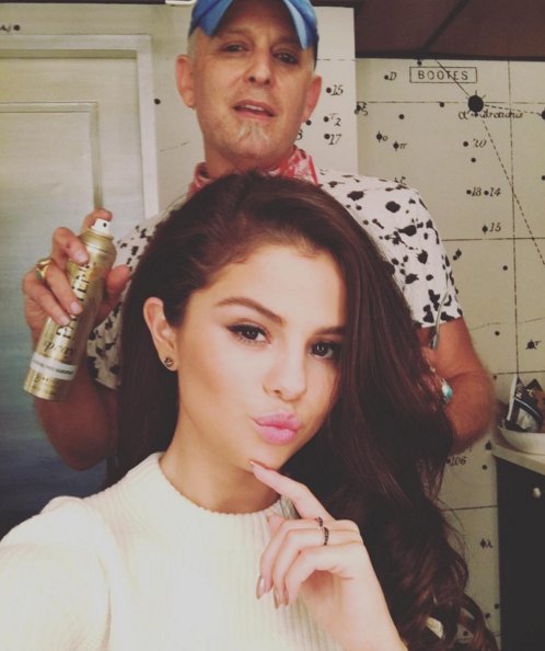 T-Rex Hands - nowy trend w robieniu selfie