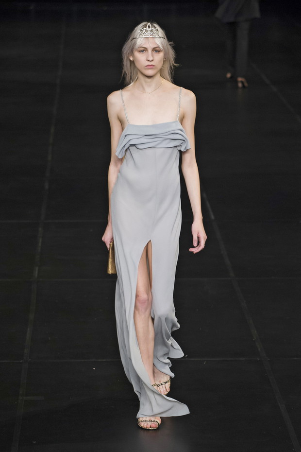 Modne sukienki wiosna-lato 2016, Saint Laurent, fot. Imaxtree