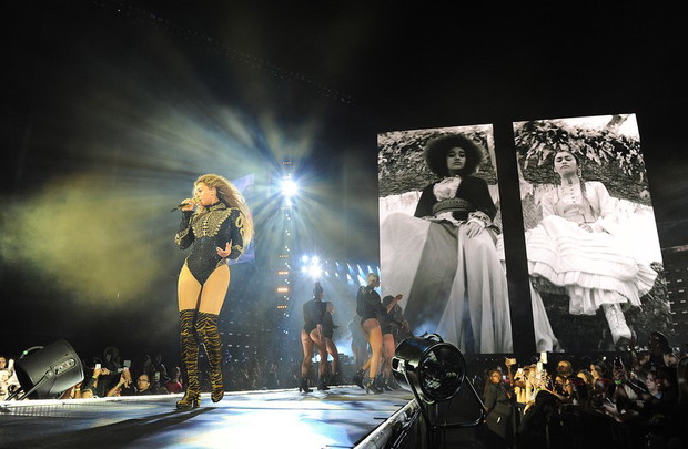 Beyoncé na The Formation World Tour: zobacz kostiumy!
